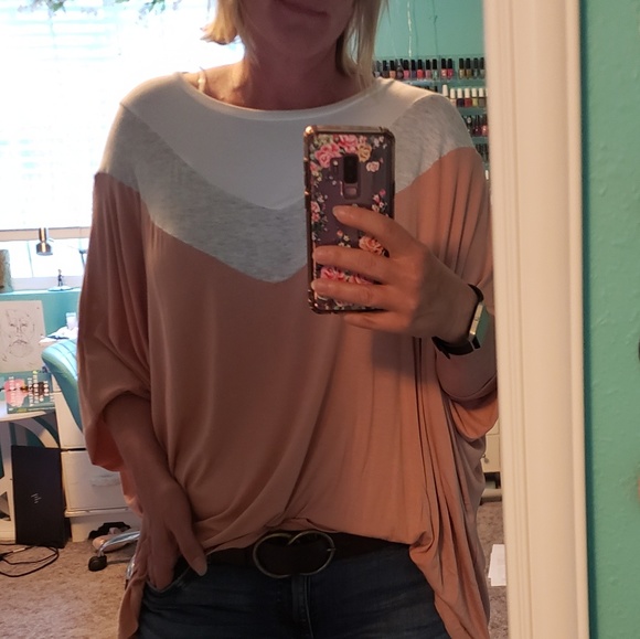 Color Block Chevron Detail Top - Picture 3 of 3